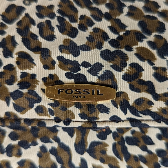 Fossil Cheetah Nylon Vintage Wallet - Picture 8 of 8